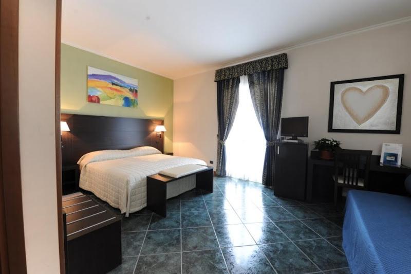 Hotel Palacavicchi Ciampino Exterior photo