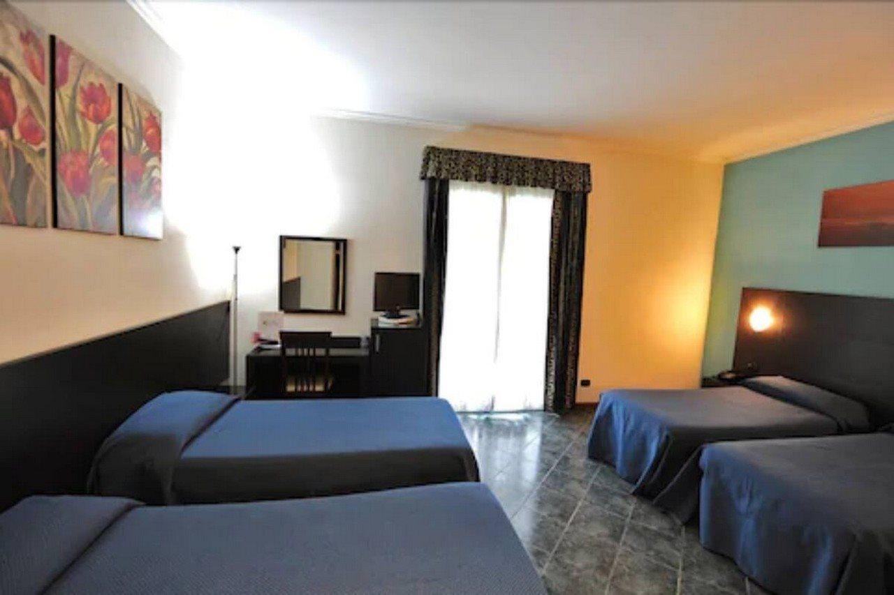 Hotel Palacavicchi Ciampino Exterior photo