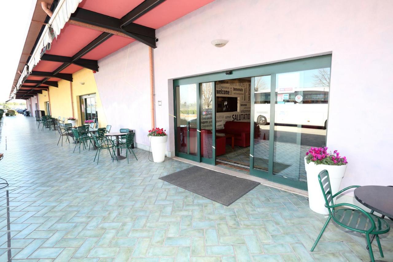 Hotel Palacavicchi Ciampino Exterior photo